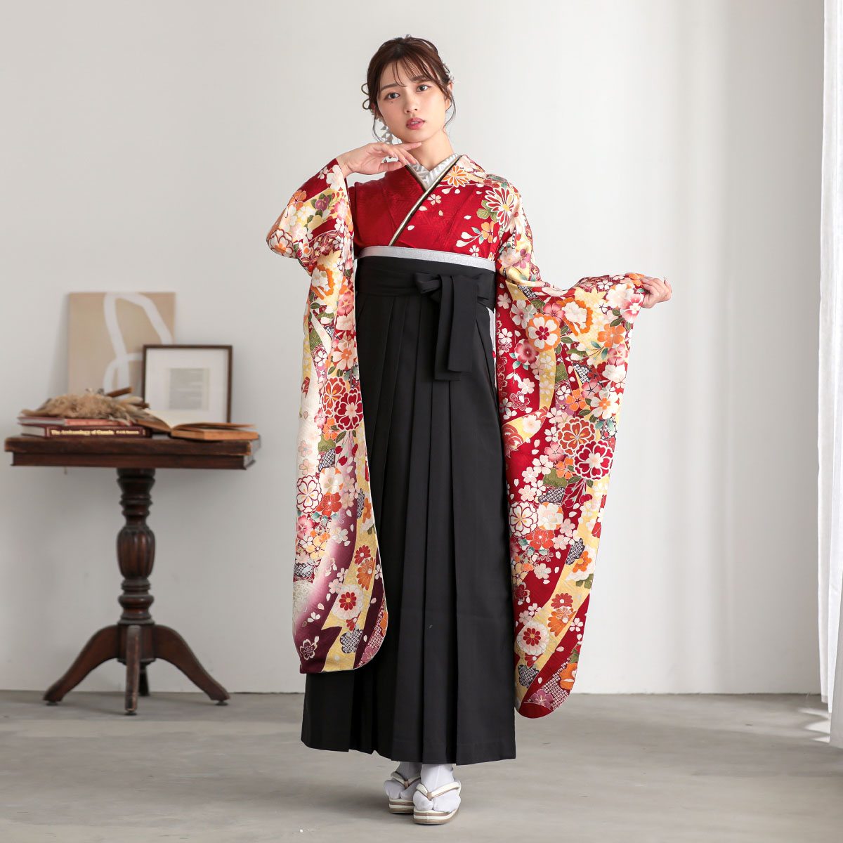 振袖袴： R1530白赤 束熨斗花☆(絹)│ 袴レンタル │ 京都着物レンタル夢館