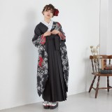 新品未使用★振袖 　お仕立上り　 ポリエステル 　黒系　薔薇　かすみ草 振袖袴： R183 黒 深紅の薔薇とかすみ草│ 袴レンタル │ 京都