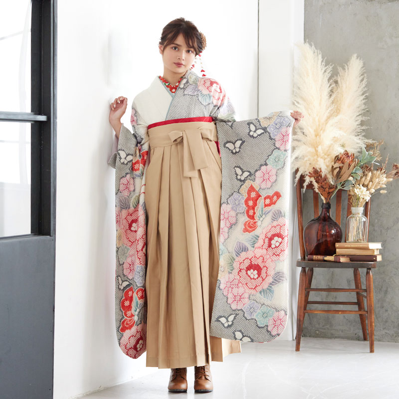 総絞り　牡丹　菊花　花模様　振袖　成人式 晴れの日 着物 032a p 振袖袴： R1942白×グレー 総絞り 胡蝶に牡丹│ 袴レンタル