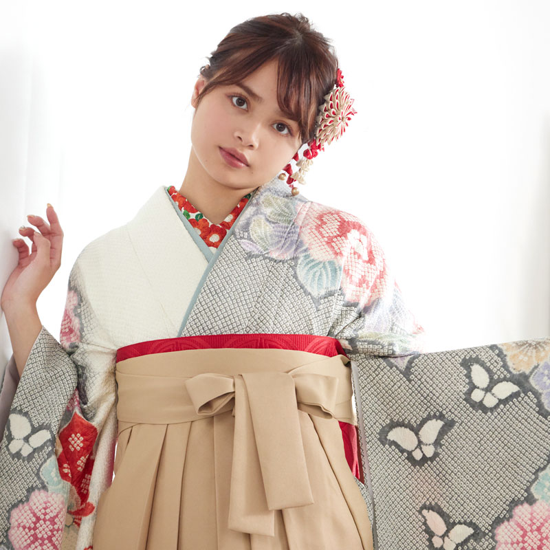 総絞り　牡丹　菊花　花模様　振袖　成人式 晴れの日 着物 032a p 振袖袴： R1942白×グレー 総絞り 胡蝶に牡丹│ 袴レンタル