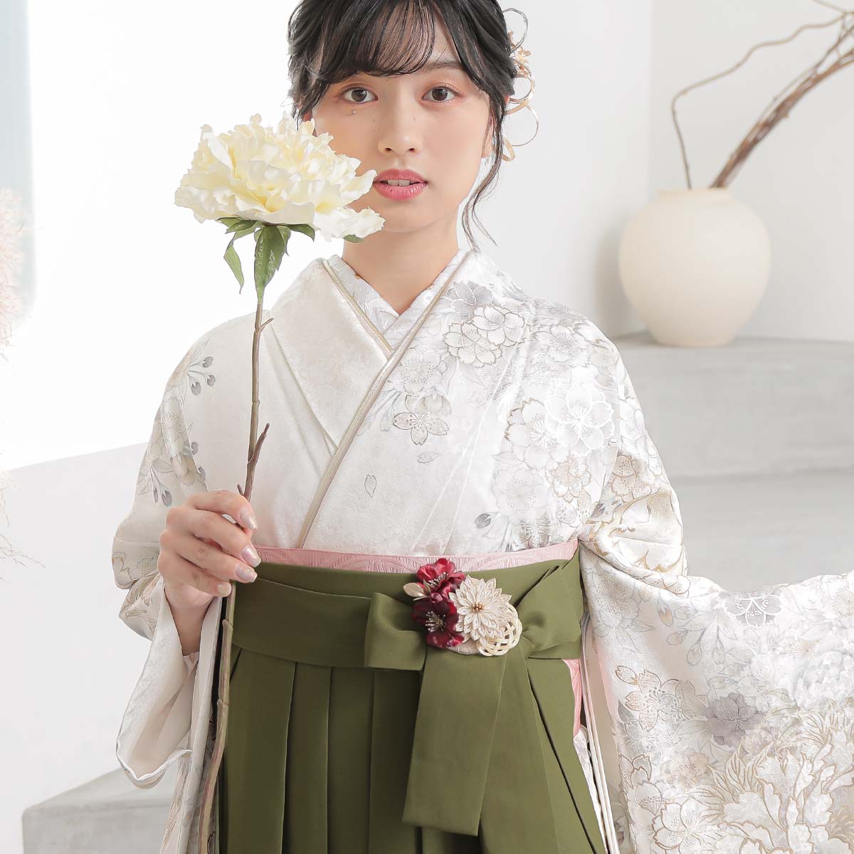 振袖袴： R2085白 牡丹に枝垂れ桜│ 袴レンタル │ 京都着物