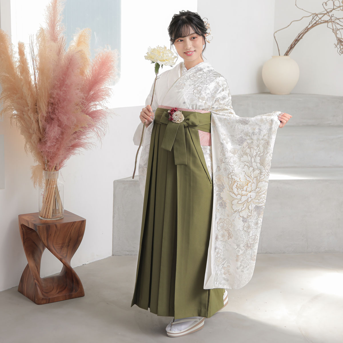 振袖袴： R2085白 牡丹に枝垂れ桜│ 袴レンタル │ 京都着物