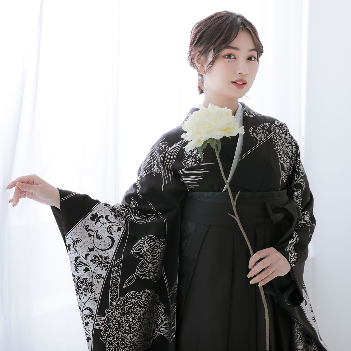 お召　横縞　蜀江紋　立涌　花紋　亀甲　花兎　鳳凰　ブラウン　着物　034a d 振袖袴： R2115黒 銀箔華文鳳凰│ 袴レンタル │ 京都着物レンタル夢館