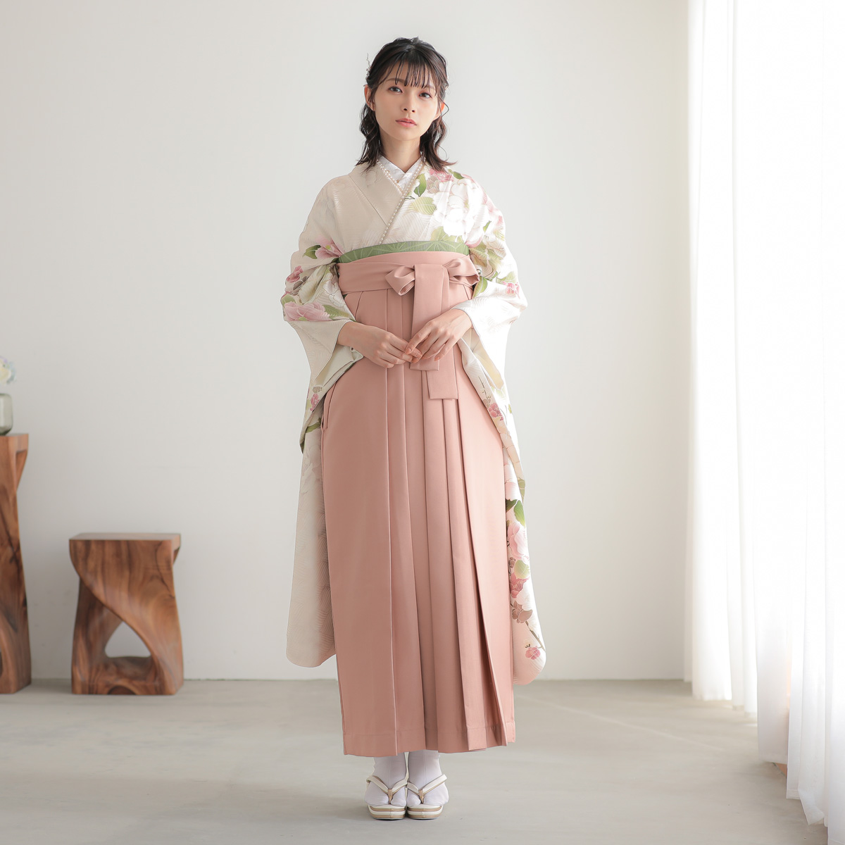 振袖袴： R2119桜鼠 椿に梅│ 袴レンタル │ 京都着物レンタル夢館