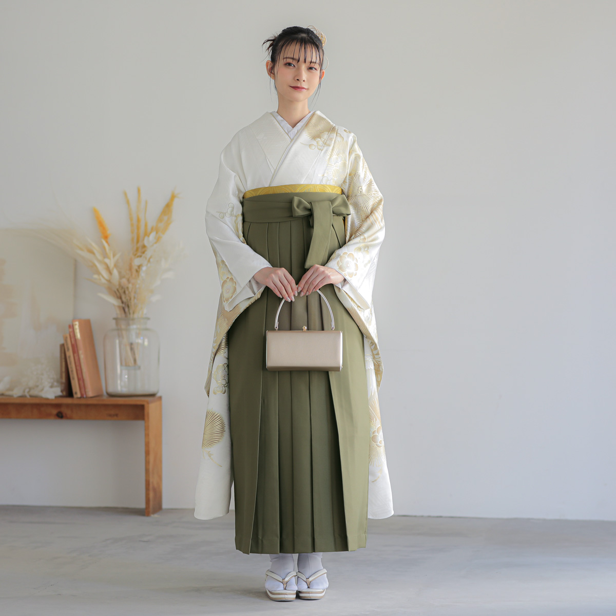 振袖袴： R2130白金 鶴に松梅│ 袴レンタル │ 京都着物レンタル夢館