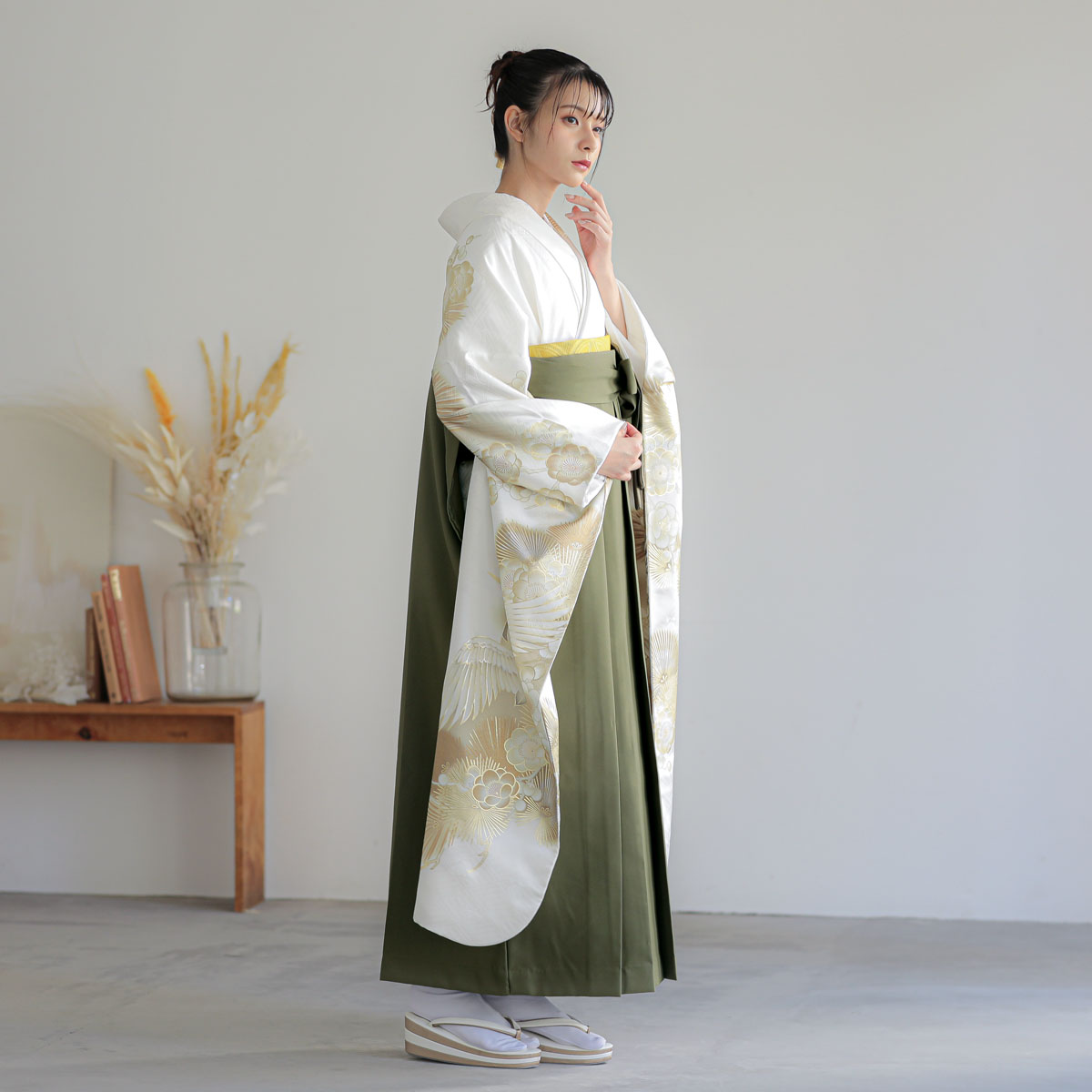 juriaさま専用　アクアマリン振袖　鶴　梅　松　ラスト1点 さがの館の振袖 /赤色/古典/梅柄/ 新関碧_赤地矢羽に捻り梅