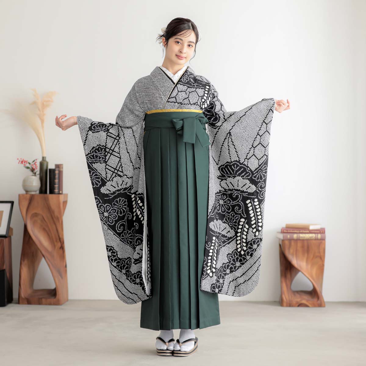 振袖袴： R2180総絞り 黒 熨斗に藤│ 袴レンタル │ 京都着物