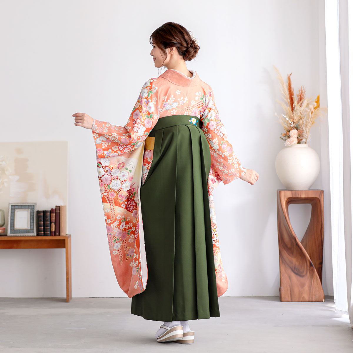 振袖袴：桂由美 R2232 サーモンピンクぼかし 辻が花風│ 袴レンタル