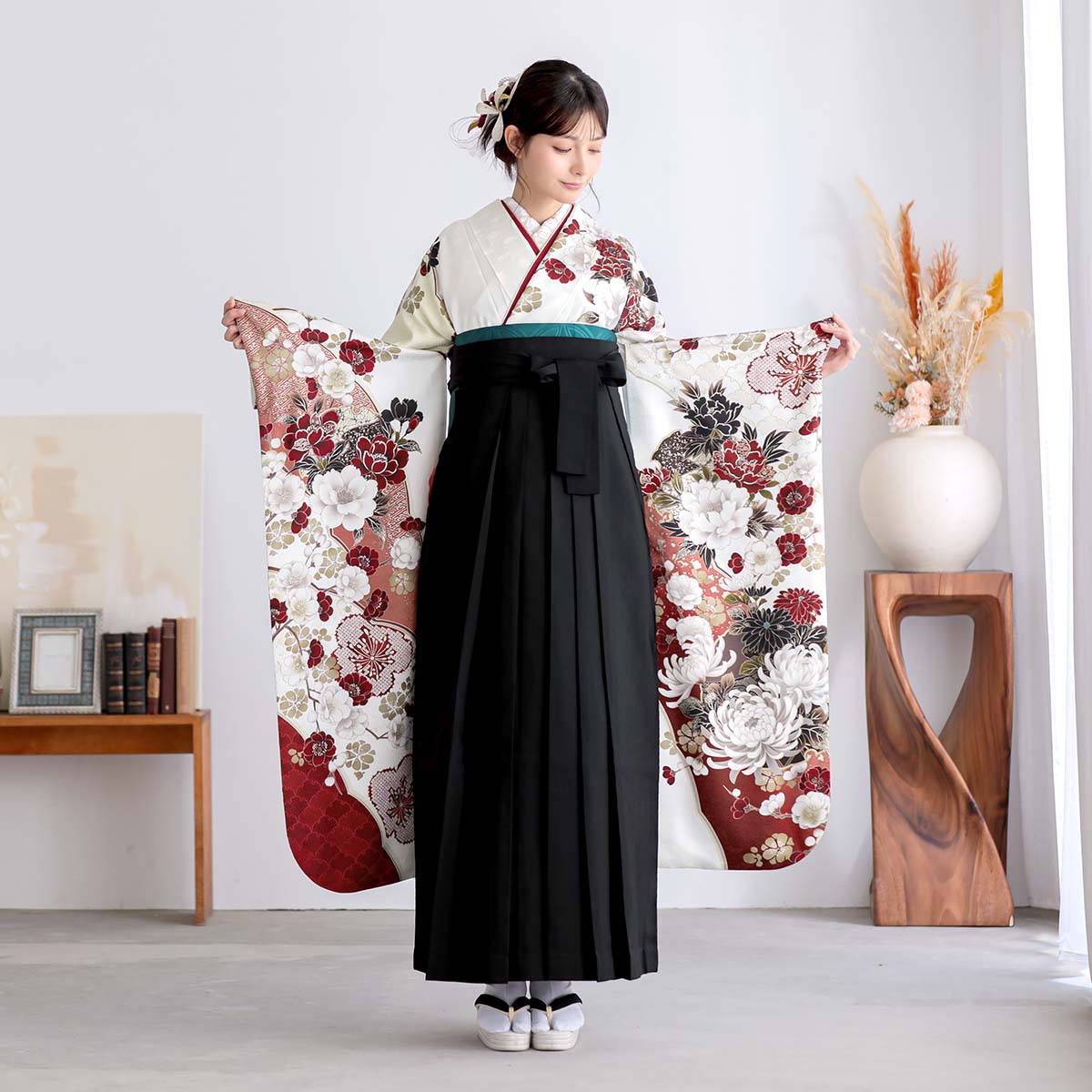 振袖袴： SACRAR2235白 菊牡丹に桜 雪輪│ 袴レンタル │ 京都着物