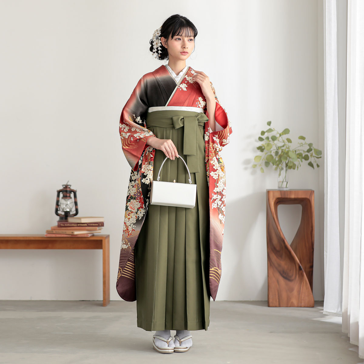 振袖袴： R290 黒・海老茶 波に梅と御所車☆(絹)│ 袴レンタル │ 京都 