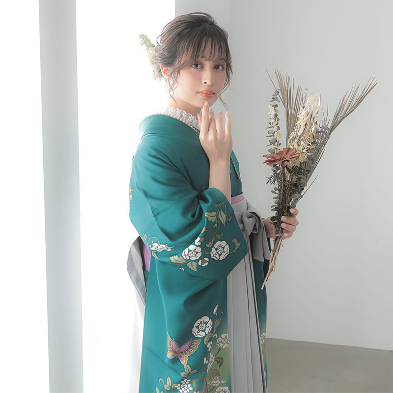 振袖袴： R682 青緑 蝶と蔓草花☆(絹)│ 袴レンタル │ 京都着物