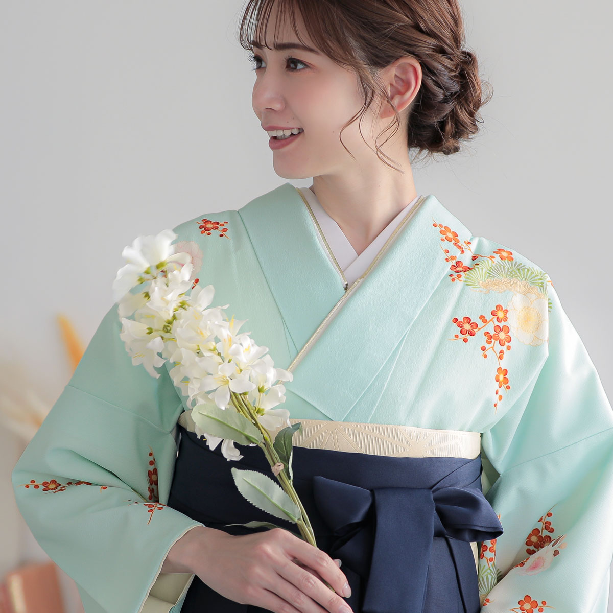 先生袴：H1020 水浅黄色 扇面牡丹に鶴松桜(H1021)│ 袴レンタル