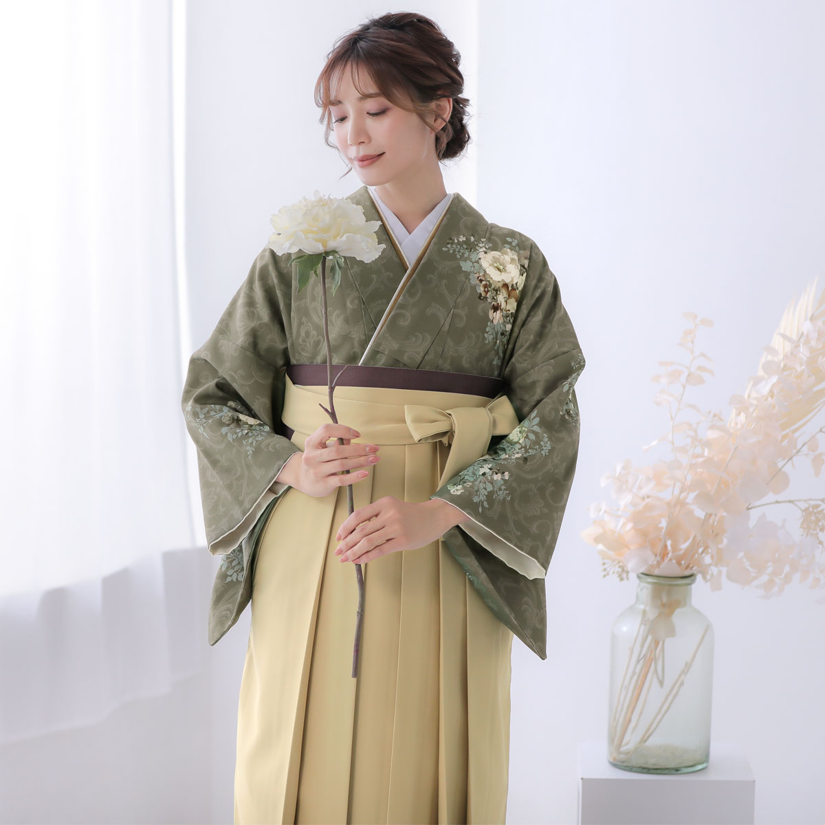 先生袴：H1316 ジャパンスタイル オリーブ 洋花のブーケ│ 袴レンタル