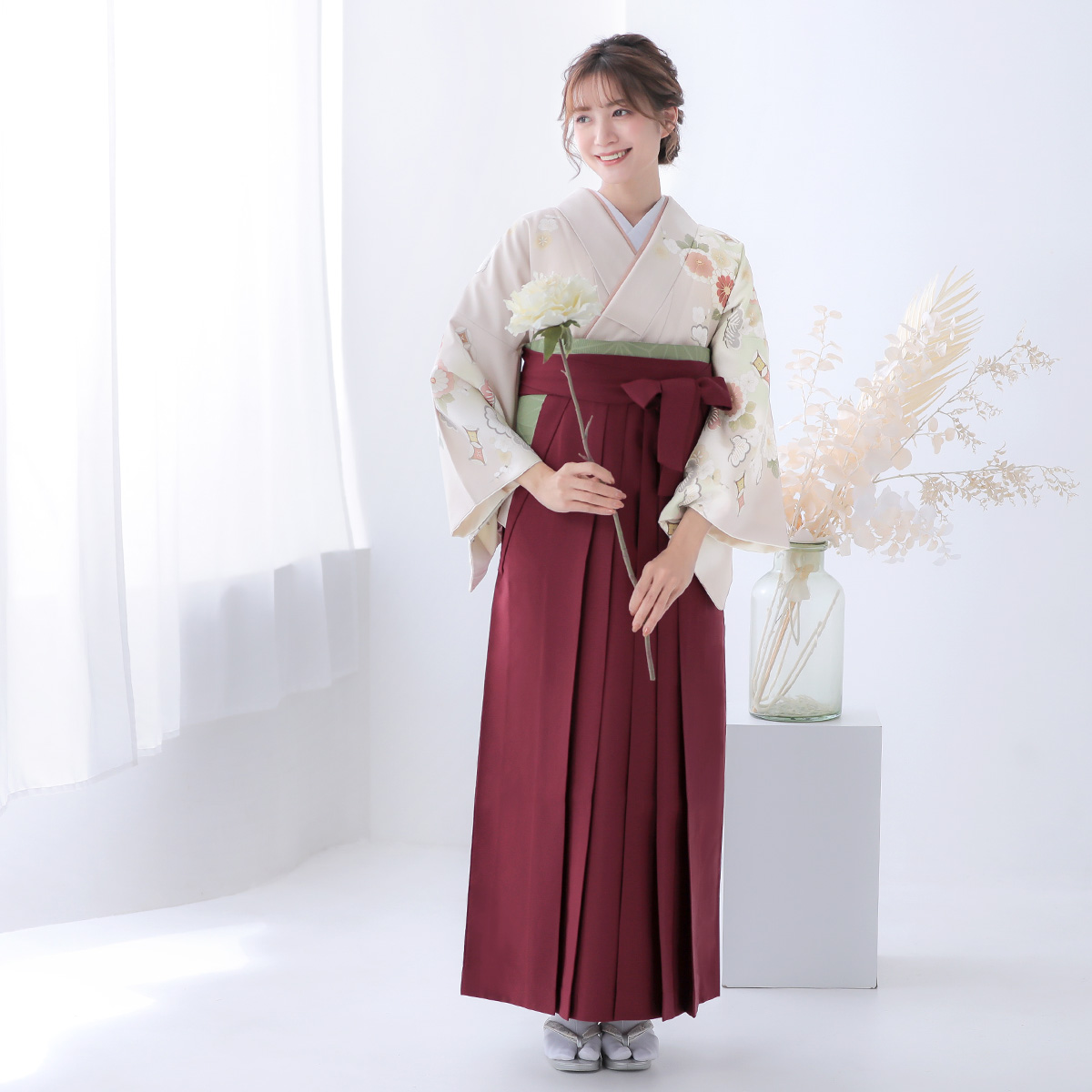 先生袴：H1321 ジャパンスタイル ピンクベージュ 菊花丸文に松と梅