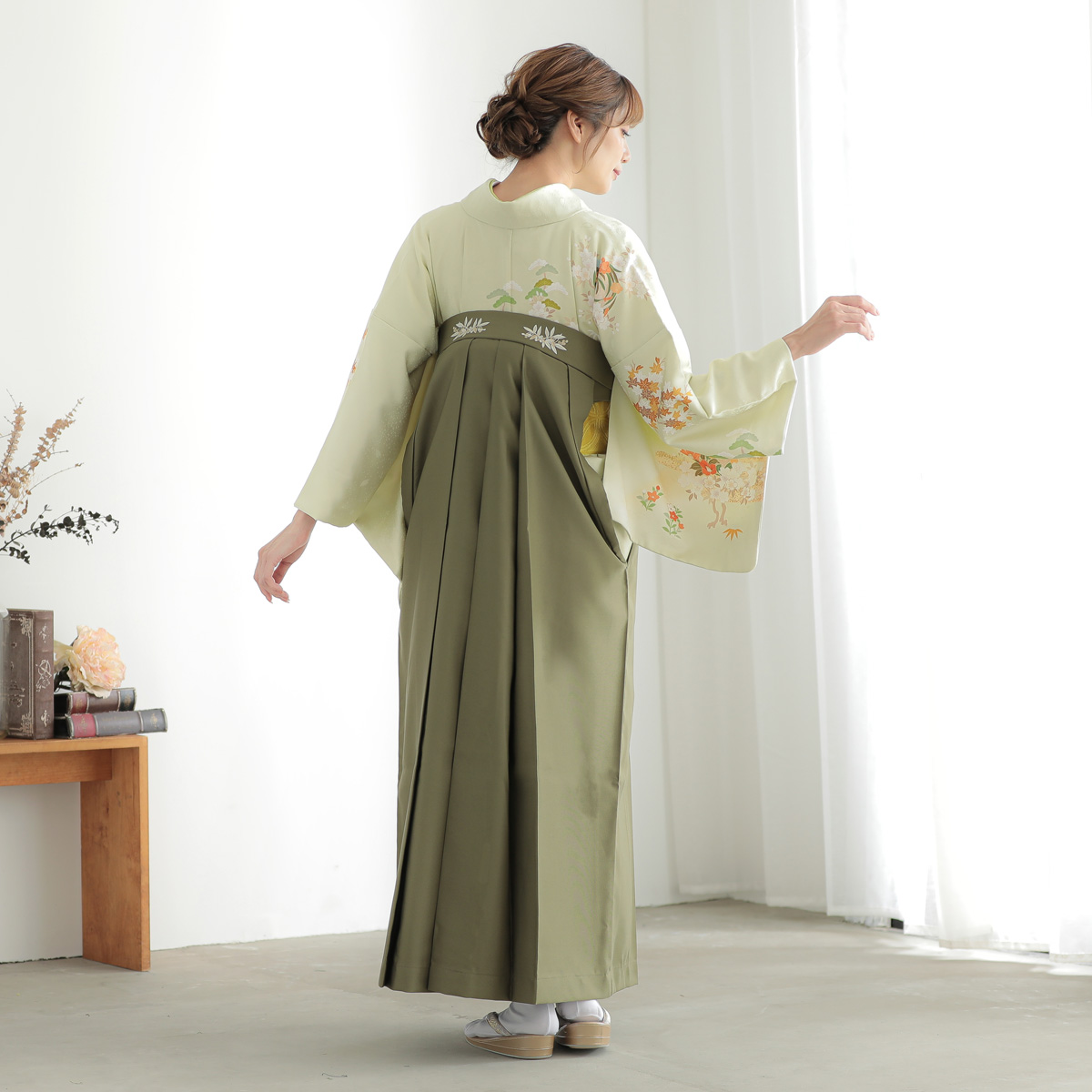 美品！湊鼠色＊モダン木目柄＊季節を選ばない＊上品＊訪問着＊１６１ｃｍ＊裄７０ 先生袴：H956 薄抹茶時裾鼠ボカシ 花丸波花筏│ 袴レンタル