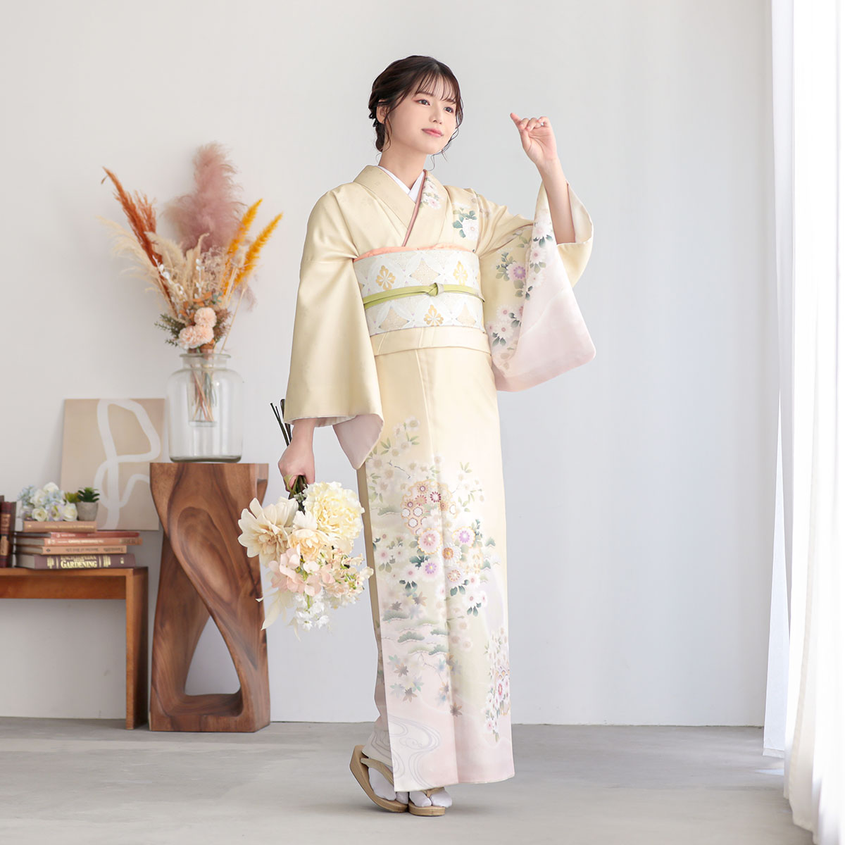 ち*ぺ様 訪問着 単衣　大きいサイズ　LLサイズぼかし染め 花柄 訪問着：H1451 薄黄 霞に雪輪と菊の花| 訪問着レンタル │ 京都着物