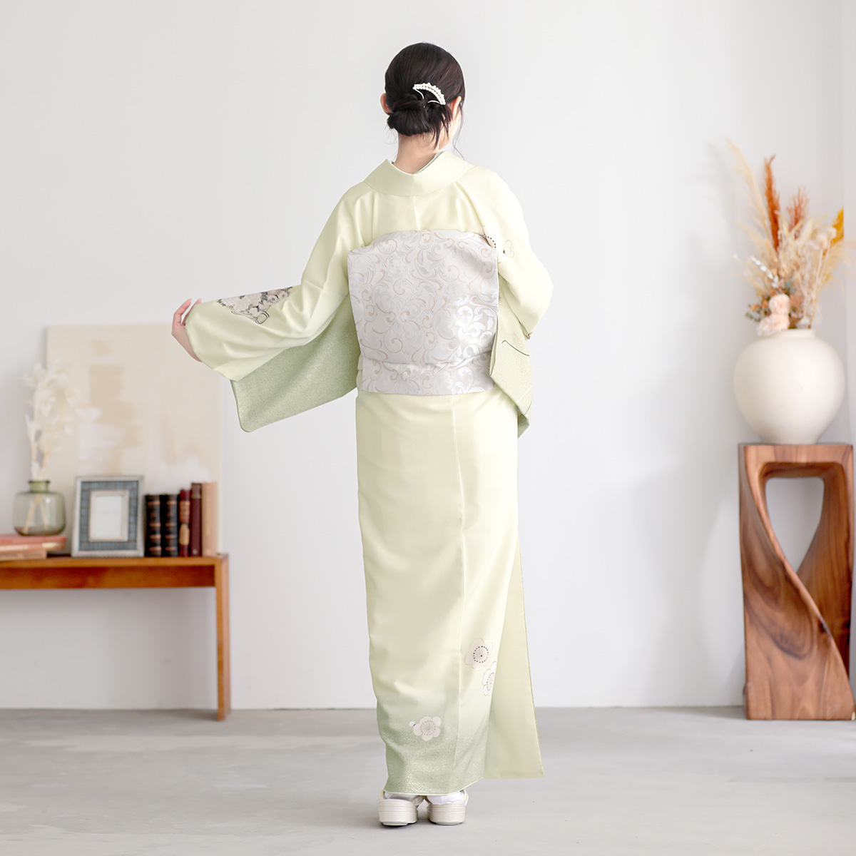 美品 振袖 身丈163cm 晴れ着ガード加工 暈し 花柄 和装 着物 #AB24 訪問着：H1473 LOWRYS FARM 白緑ぼかし 花薬玉に梅| 訪問着レンタル