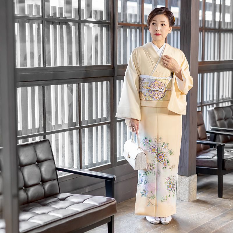 色留袖：E195 クリーム 華紋唐草(絹)| 色留袖レンタル │ 京都着物