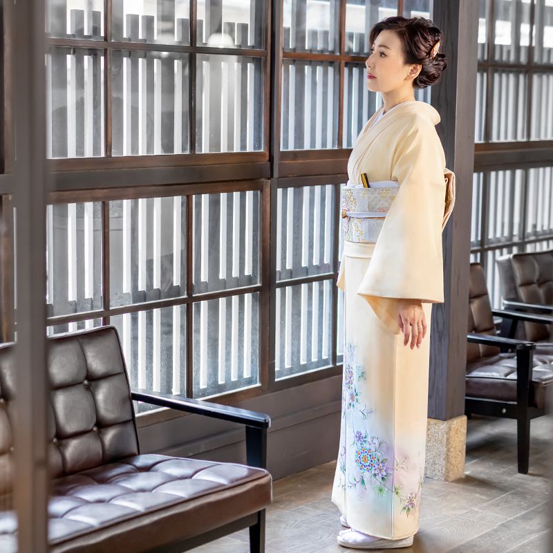 色留袖：E195 クリーム 華紋唐草(絹)| 色留袖レンタル │ 京都着物
