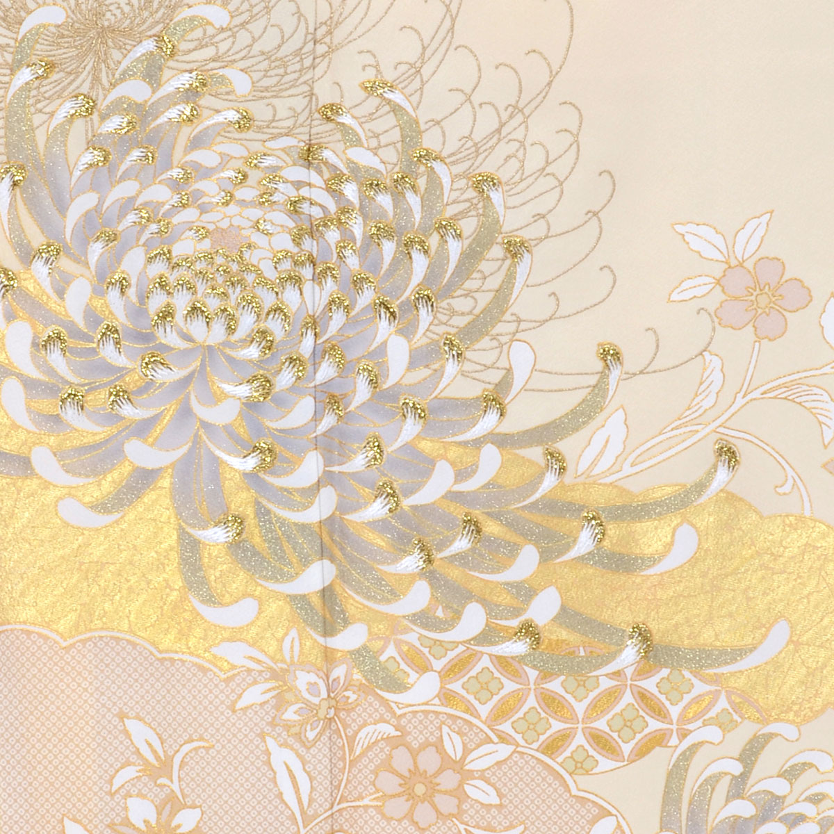 色留袖：E253 桂由美 クリーム色 雲取りに菊☆(E252)| 色留袖レンタル