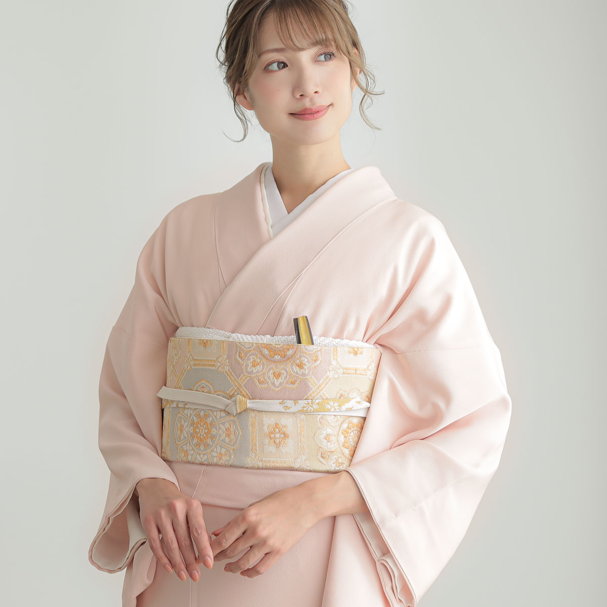 色留袖：E272 薄ピンク 流れ熨斗に貝桶 四君子| 色留袖レンタル