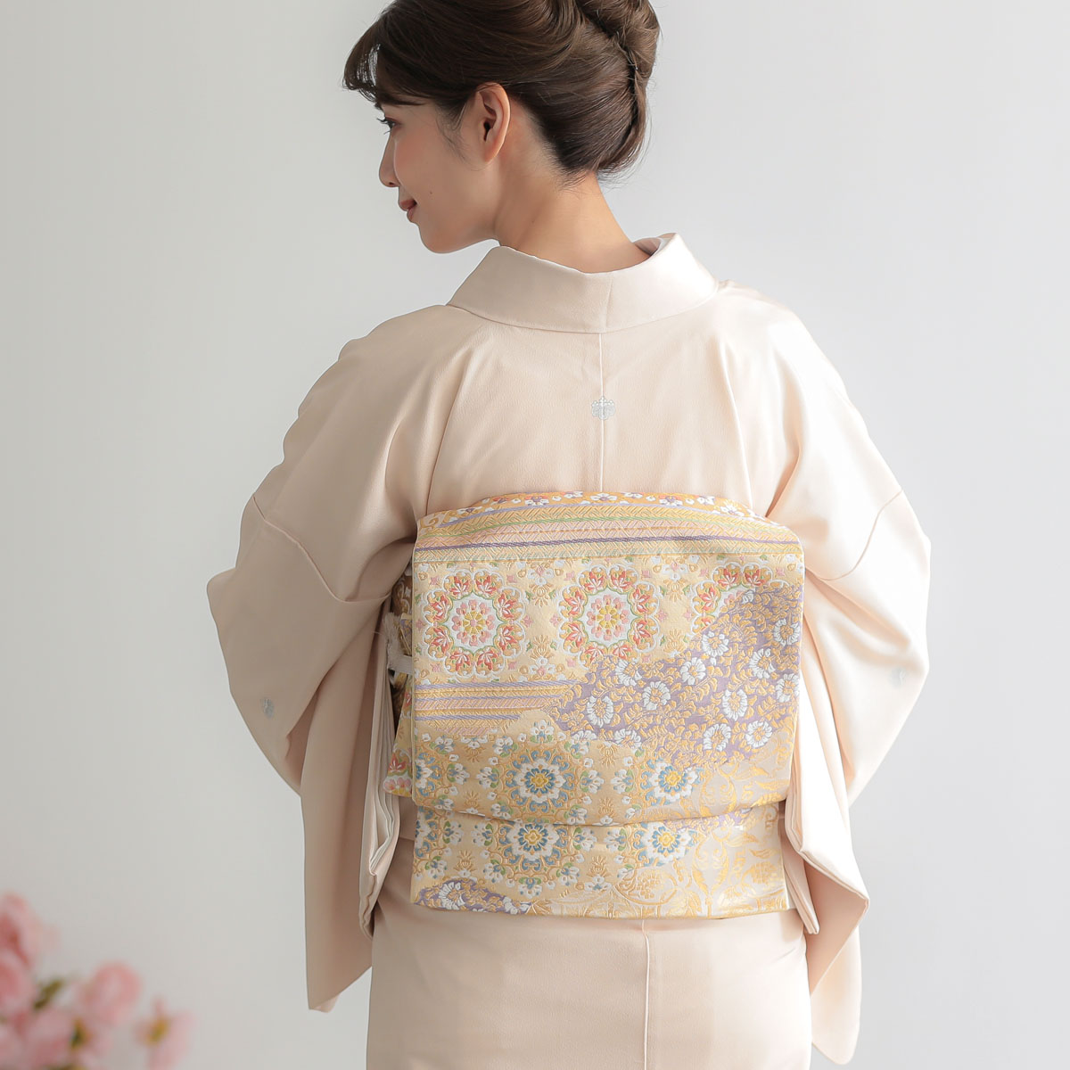 色留袖　サウンドベージュ　一つ紋　剣カタバミ　花　松　本加賀　T93 it-0087-2.jpg
