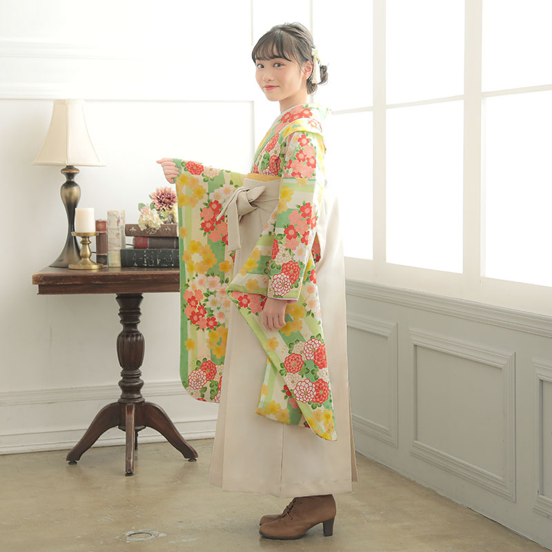 小学生袴:A122 ポンポネット 黄色×黄緑 ストライプに桜菊の花の 小学生袴:A122 ポンポネット 黄色×黄緑 ストライプに桜菊の花の
