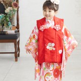 七五三 着物 3歳 フルセット 花うさぎ 赤 被布 女の子 女児 七五三被布 : K048 【三歳女児被布】赤×白・ピンク 矢羽根に花と