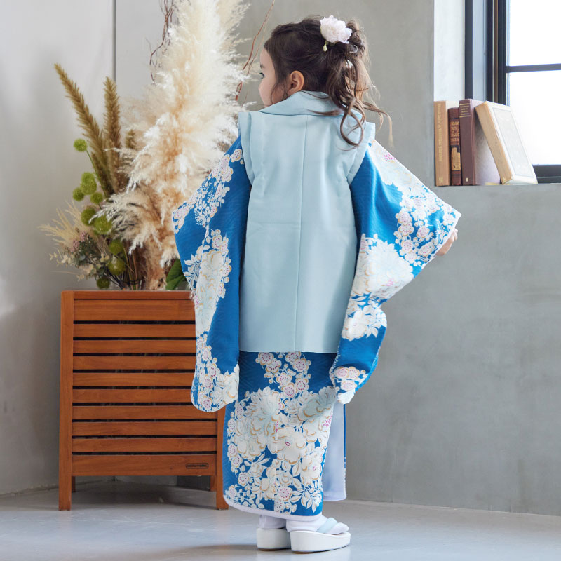 七五三被布 : NATURAL BEAUTY K072 【三歳女児被布】水色 椿に梅 七五三被布 : NATURAL BEAUTY K072 【三歳女児被布】水色 椿に梅