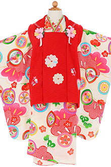 七五三被布 : 式部浪漫 K078 【三歳女児被布】ピンク×赤 松にカスミ