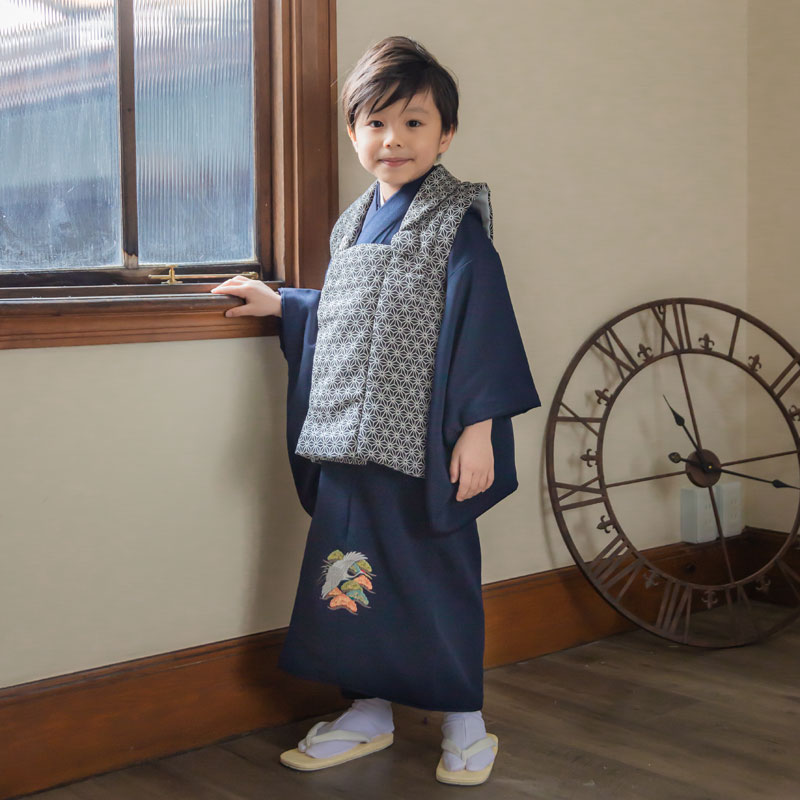 七五三被布 K102 三歳男児被布 黒麻の葉 紺刺繍鶴松 七五三着物レンタル 京都着物レンタル夢館