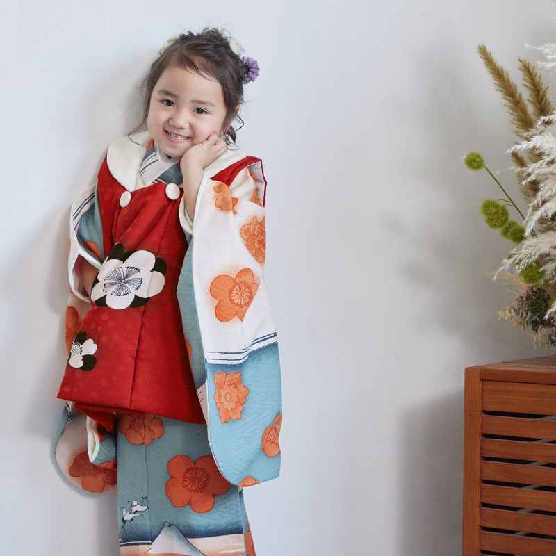 七五三被布 : モダンアンテナ K171 【三歳女児被布】赤梅×クリーム花々