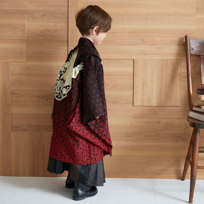 男児袴：BY104 【五歳】黒赤鷹の丸文×チャコール縞(BY130