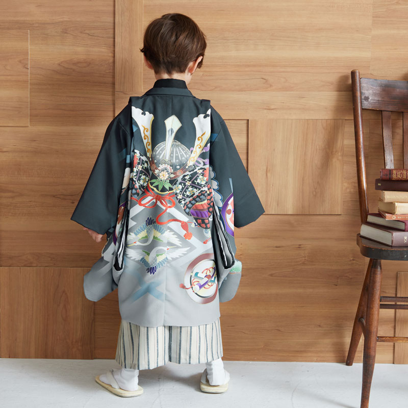 男児袴：BY114 【五歳】黒兜×グレー縞 七五三男児袴レンタルセット