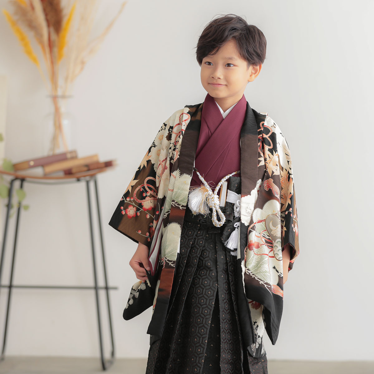 七五三羽織袴セット＊男の子5歳 亀甲に花菱 白黒茶色 着物 化繊 9RC13 七五三羽織袴セット＊男の子5歳 亀甲に花菱 白黒茶色 着物 化繊 9RC13