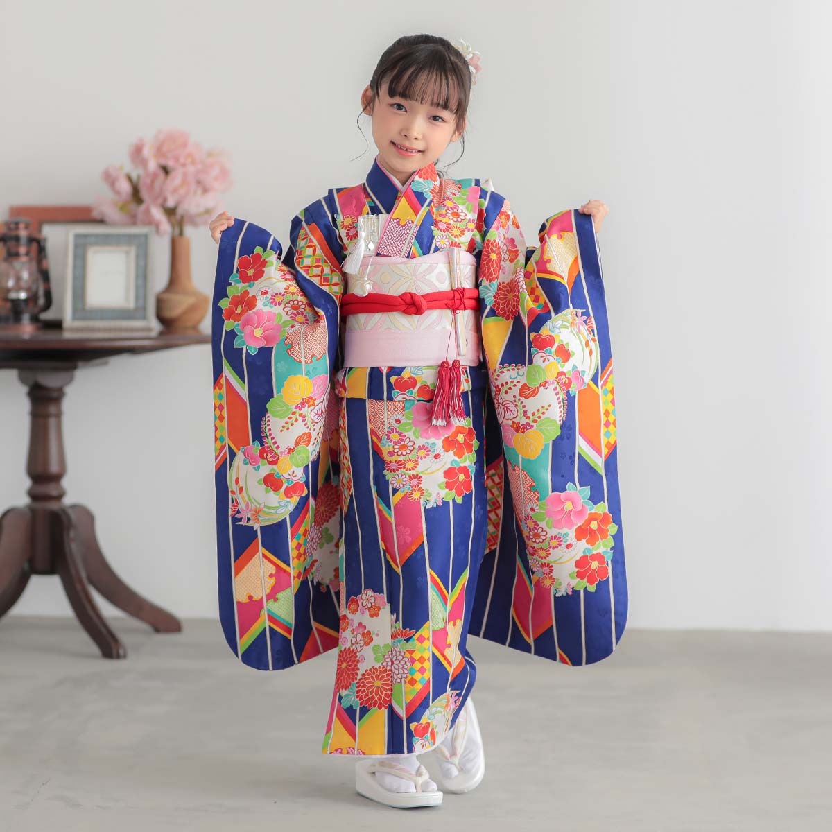 七五三七歳四つ身：N031 青 矢羽根に花の丸 | 七五三着物レンタル