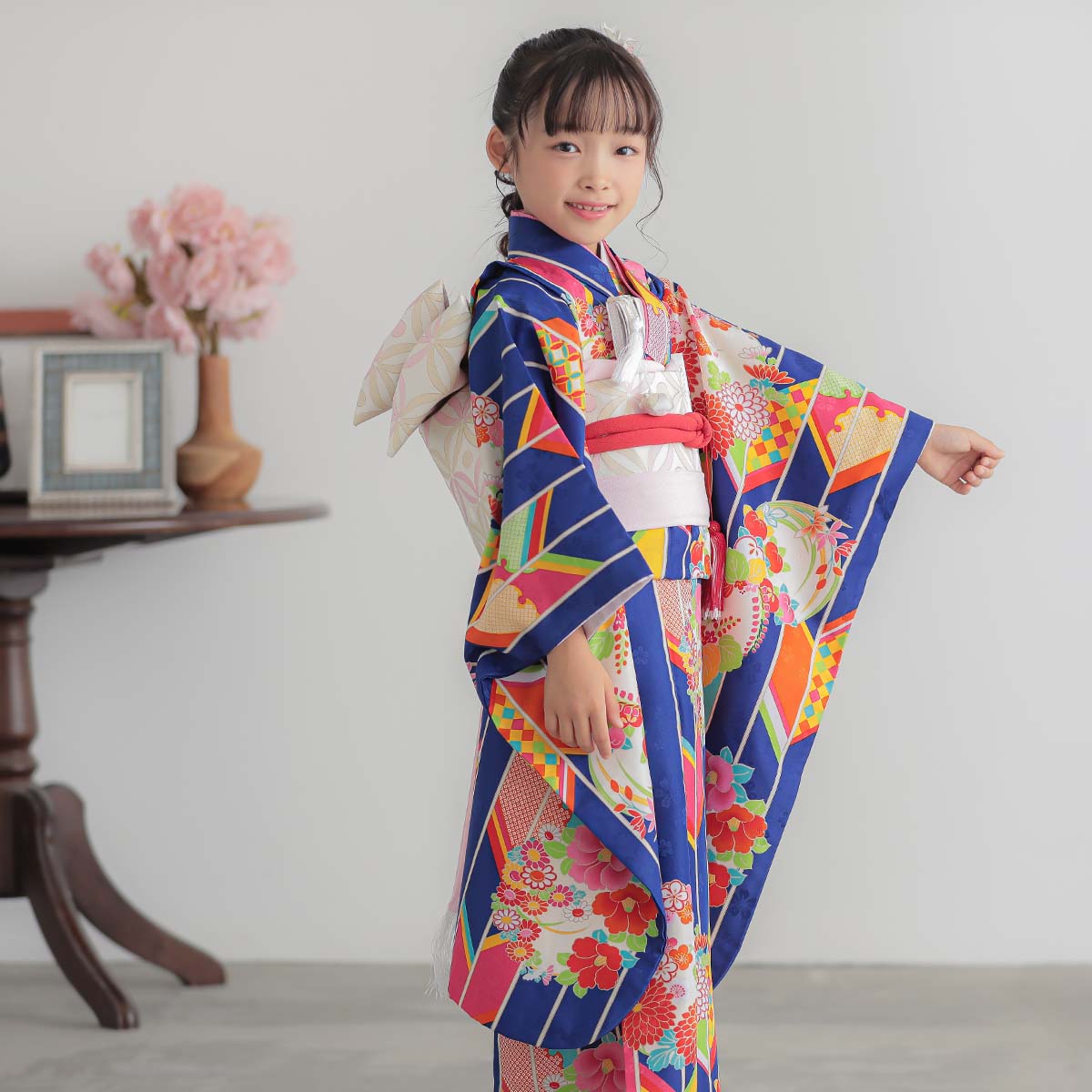 七五三七歳四つ身：N031 青 矢羽根に花の丸 | 七五三着物レンタル