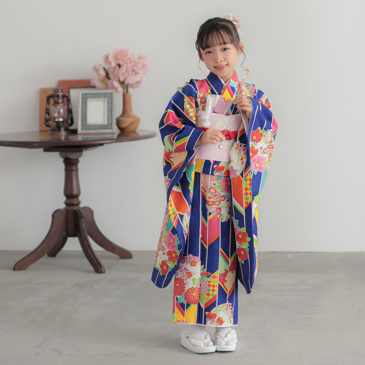 七五三七歳四つ身：N031 青 矢羽根に花の丸 | 七五三着物レンタル
