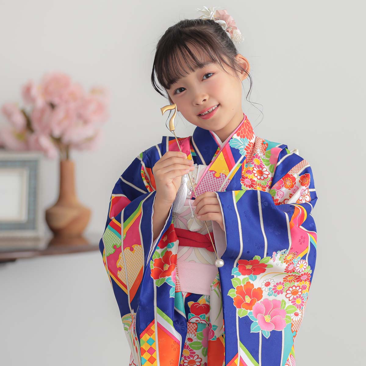 七五三七歳四つ身：N031 青 矢羽根に花の丸 | 七五三着物レンタル