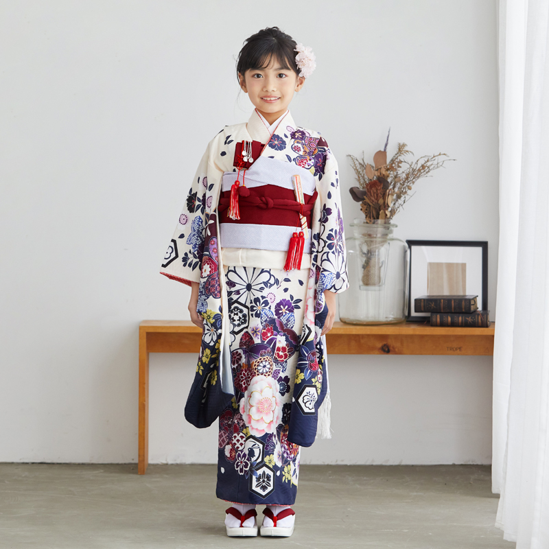 七五三 7歳 着物一式 女の子　着物式部浪漫 七五三七歳四つ身：N093 式部浪漫 クリーム×紺 雪輪取りに花々