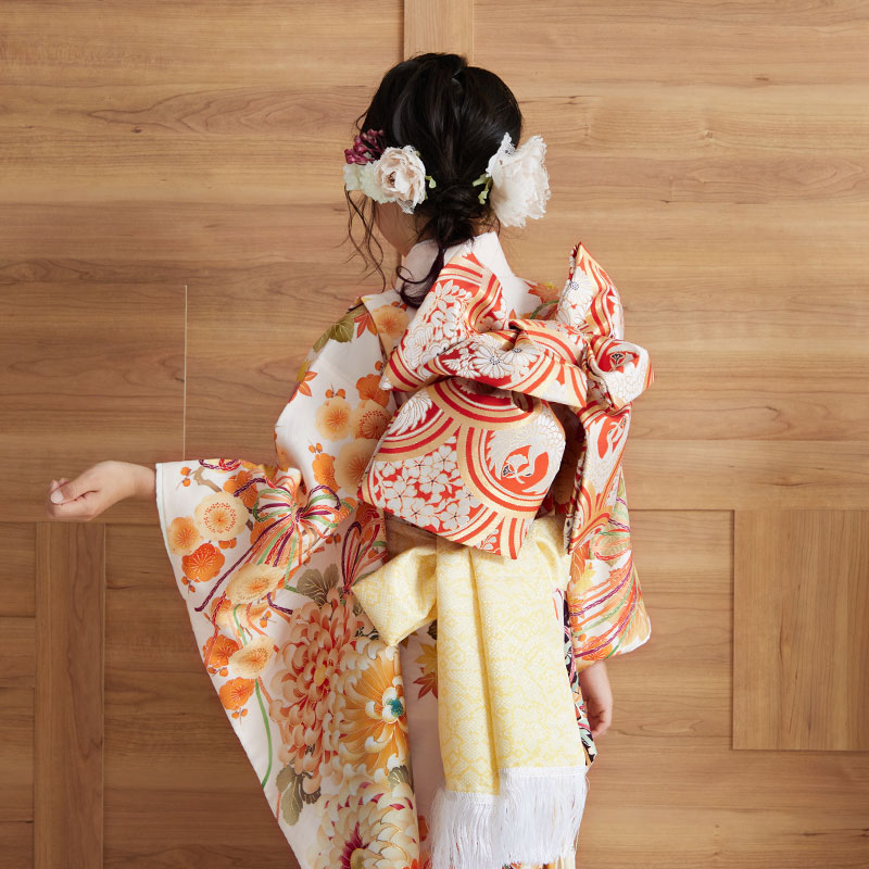 七五三七歳四つ身：N112 華徒然 クリーム 花薬玉 | 七五三着物レンタル