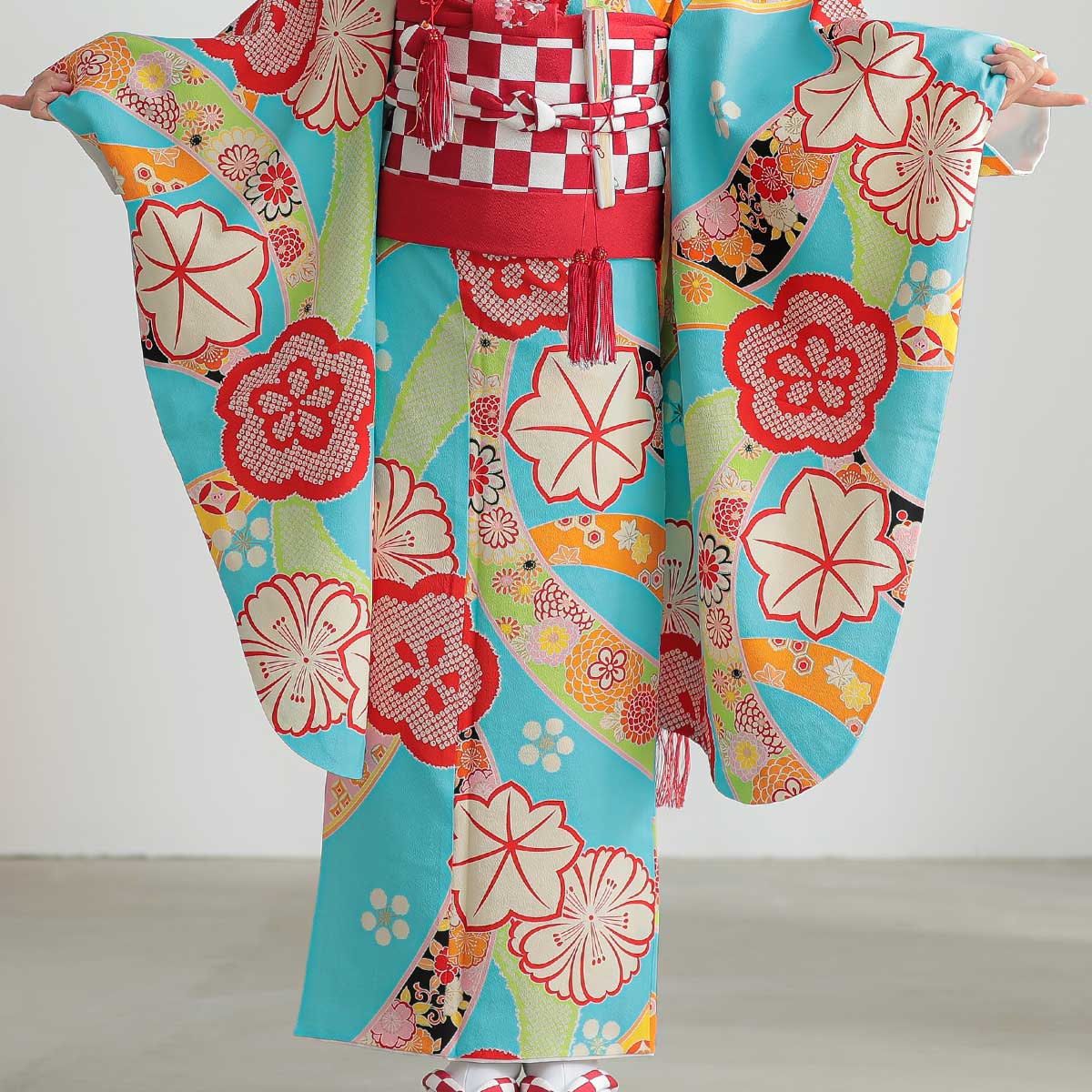 七五三七歳四つ身：N128 紅一点 【正絹】水色 紅梅に花々 | 七五三着物