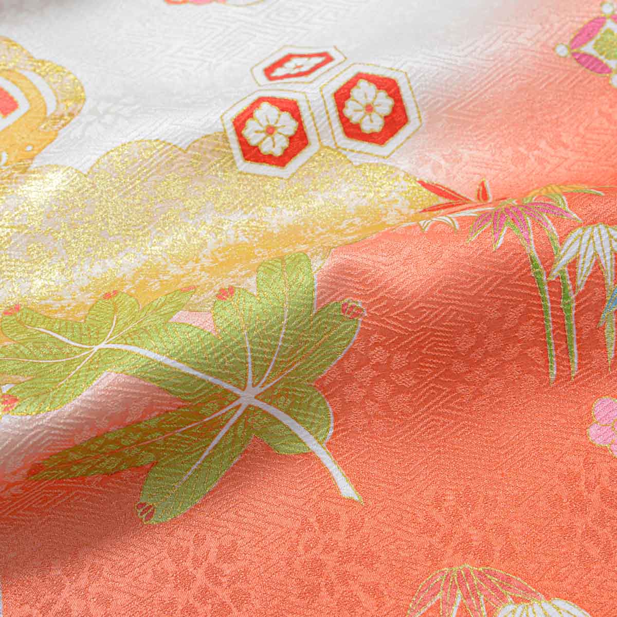 七五三七歳四つ身：N146 吉澤の友禅 【正絹】朱×白 雲取りに吉祥文