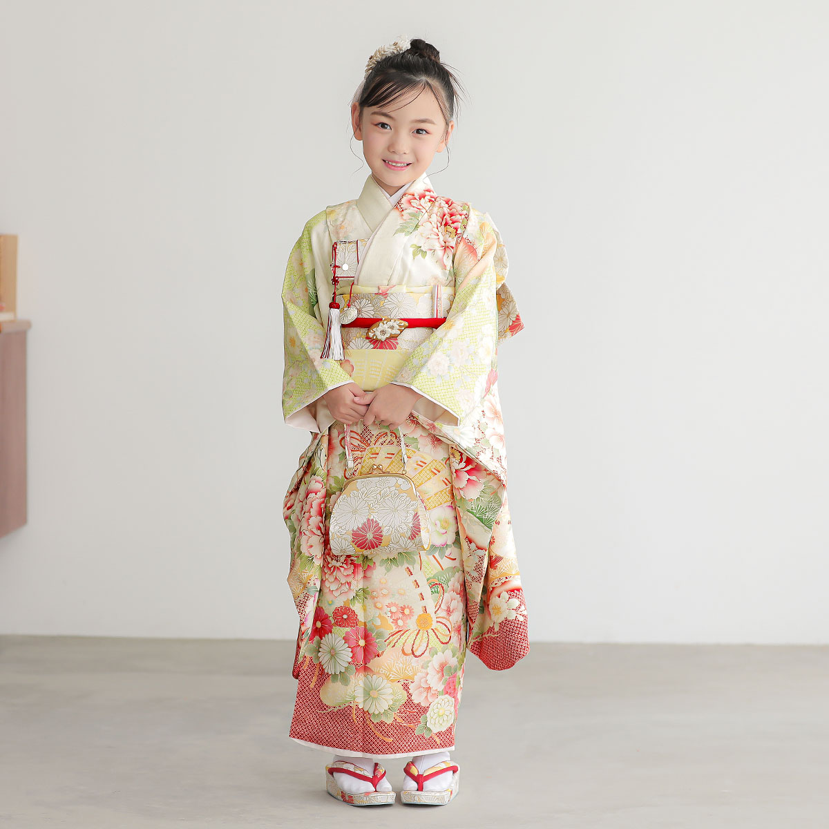 七五三七歳四つ身：N157 華徒然 オフホワイト 檜扇牡丹 | 七五三着物