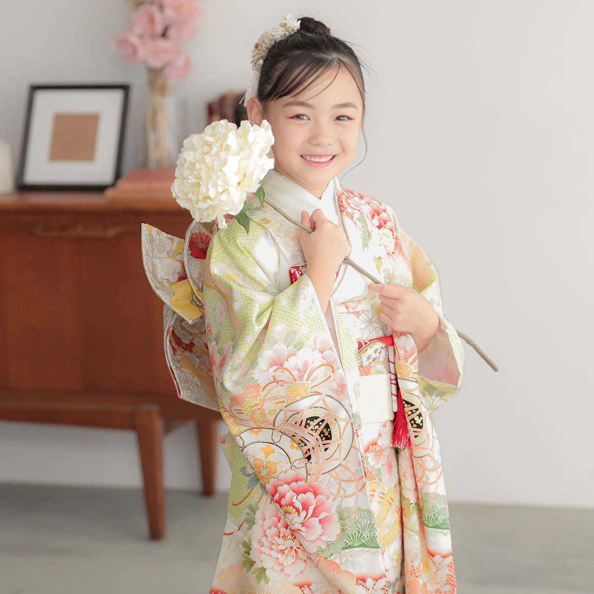 七五三七歳四つ身：N157 華徒然 オフホワイト 檜扇牡丹 | 七五三着物