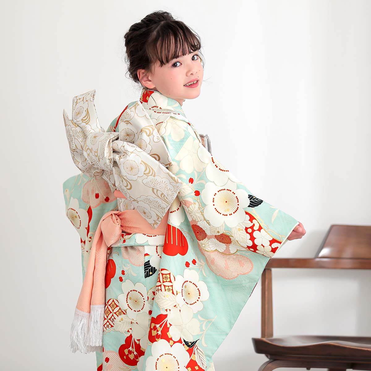 七五三七歳四つ身：N163 紅一点 【正絹】水色 梅に松 | 七五三着物