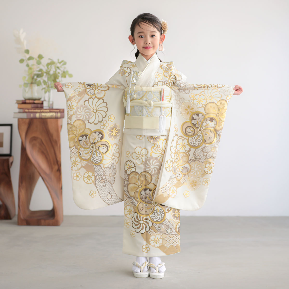 【お買い得セット】七五三　7歳女の子　きもの　白地　薄手　梅扇花　51648 七五三着物 7歳 女の子 着物セット】販売品 四つ身 元禄梅模様