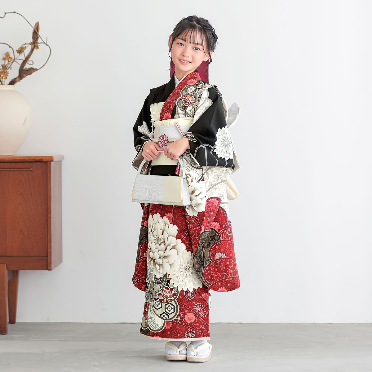 七五三七歳四つ身：N208 ジャパンスタイル 黒 梅に菊牡丹 | 七五三着物