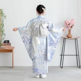 辻ヶ花　四つ身　正絹着物 七五三七歳四つ身：N226 【正絹】白×淡ブルー 金通し辻が花 | 七五三