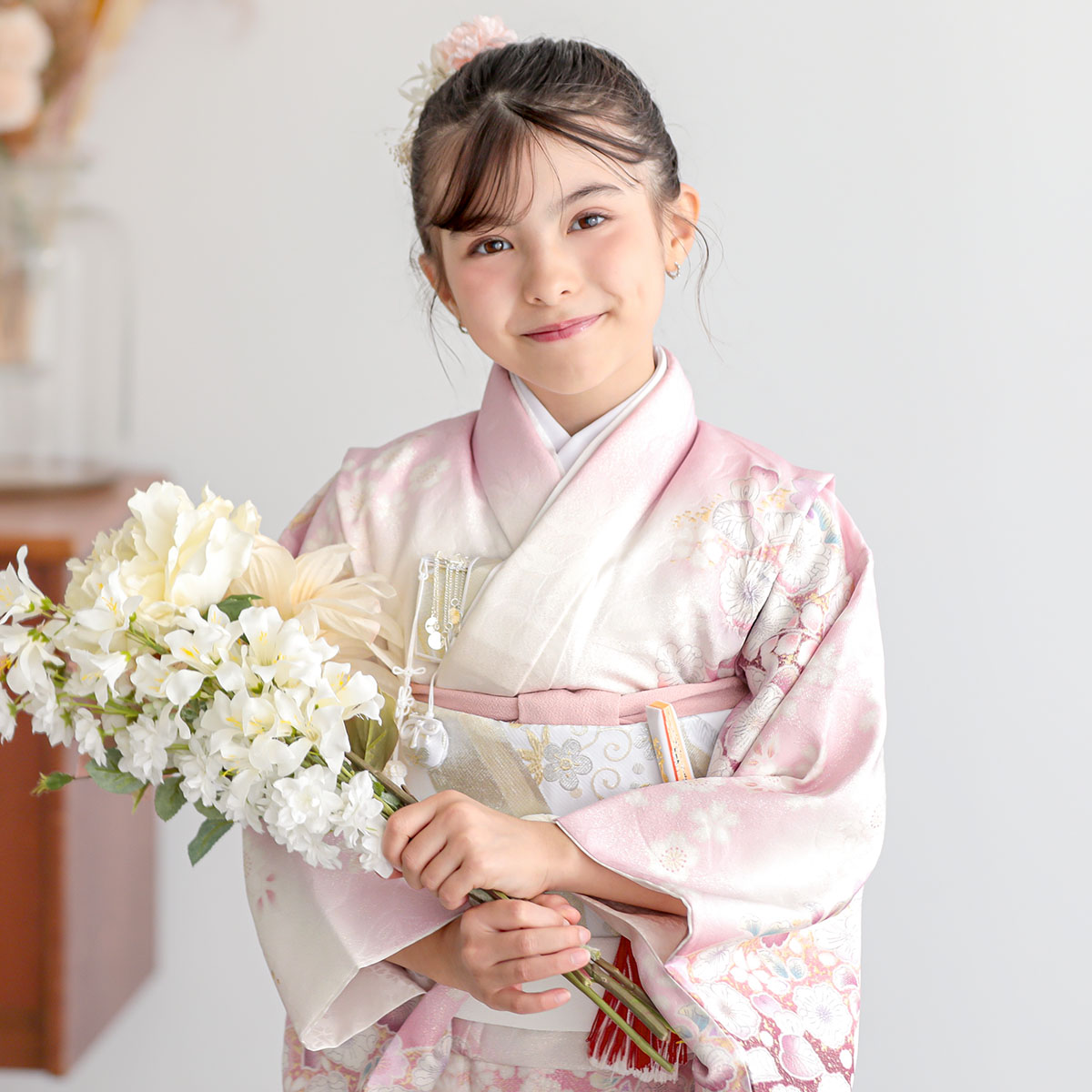 七五三七歳四つ身：N227 【正絹】白×淡ピンク 金通し辻が花 | 七五三